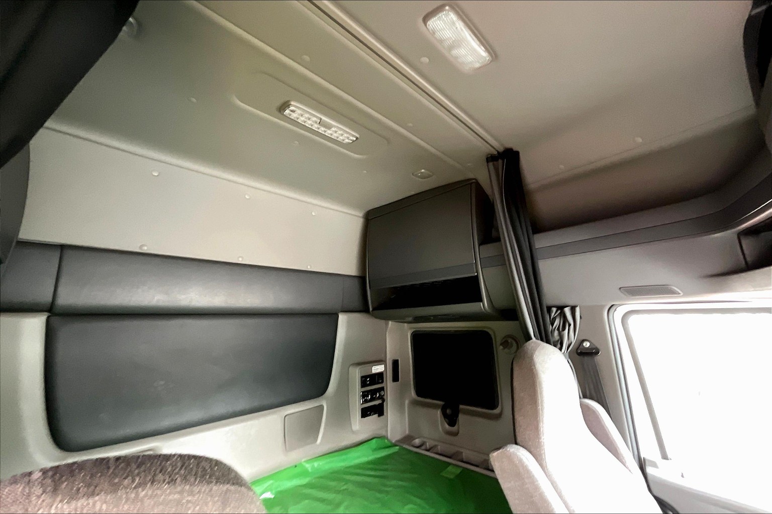 Pre-Owned 2022 International LT625 6×4 Sleeper in #502291